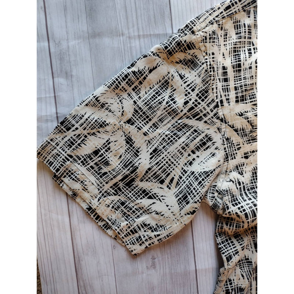 Men's Casual Button Down Shirt - Black and Cream - Picture 4 of 6